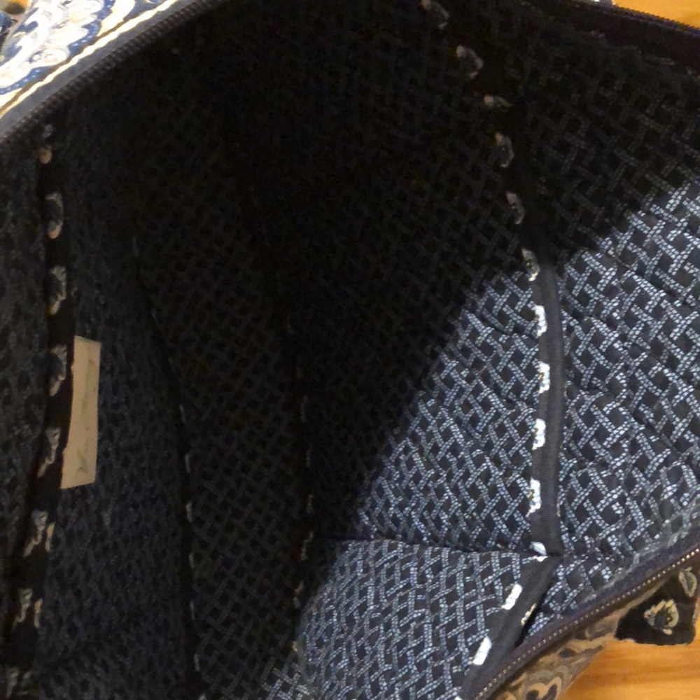 Vera Bradley Nantucket Navy Betsy handbag - Picture 3 of 3